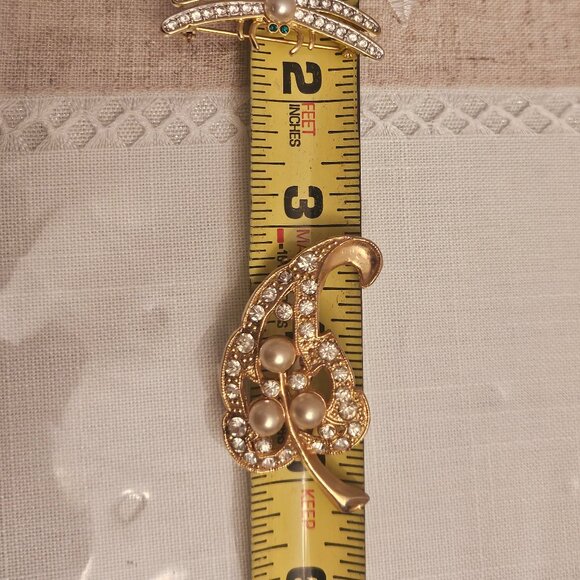 Set of Two Vintage Faux Pearl Pins - Picture 8 of 8